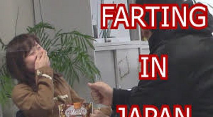 JAPANESE PORNSTARS FARTING ON STAGE