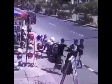 THIS SHOPKEEPER DOES’NT MESS ABOUT