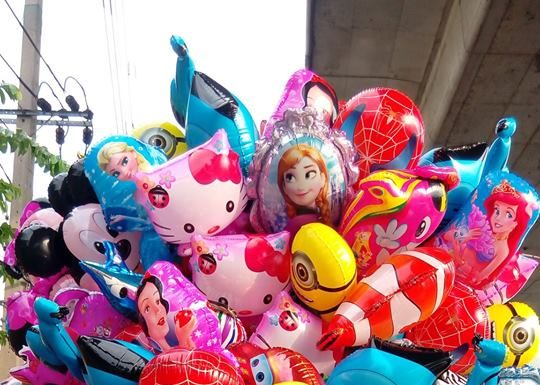 TUK TUK DOUBLES AS A MOBILE BALLOON STALL