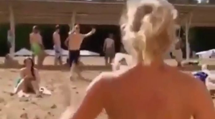 PASS ME THE BALL DORIS