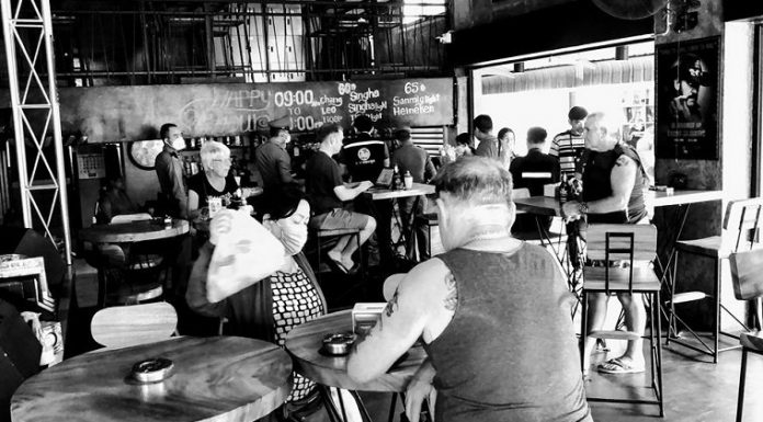 PATTAYA: FOREIGNERS FOUND FLOUTING NO DRINKING RESTRICTIONS – OWNERS ARRESTED