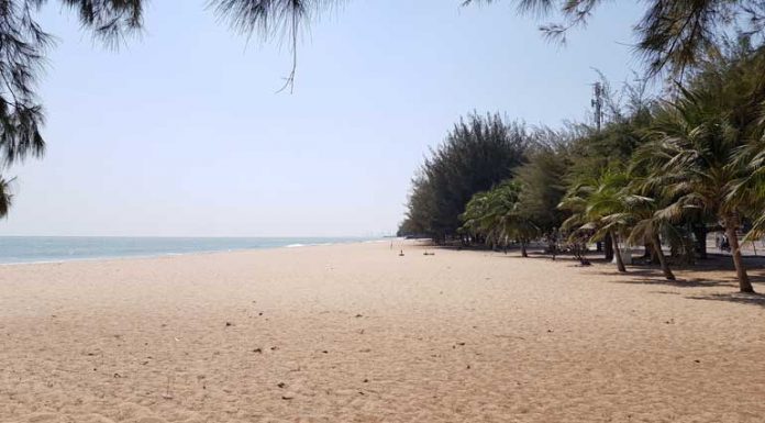 Deserted Cha-Am beach: Hotels chief says foreigners will not return to Thailand until 2022