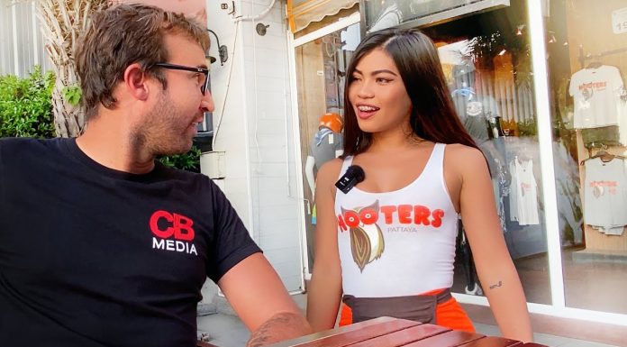 Flirting with a Hooters Girl in Pattaya Thailand