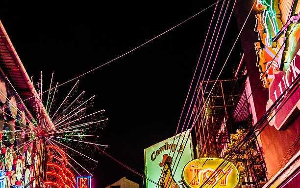 Thailand to consider early reopening of bars