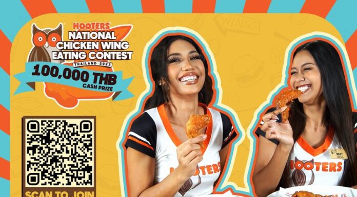 Chicken wing eating contest @ Hooters