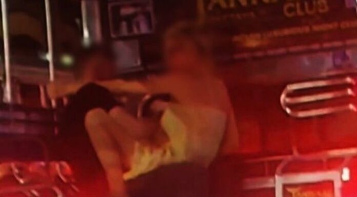 Foreign Couple’s Playful Baht Bus Antics Go Viral in Pattaya