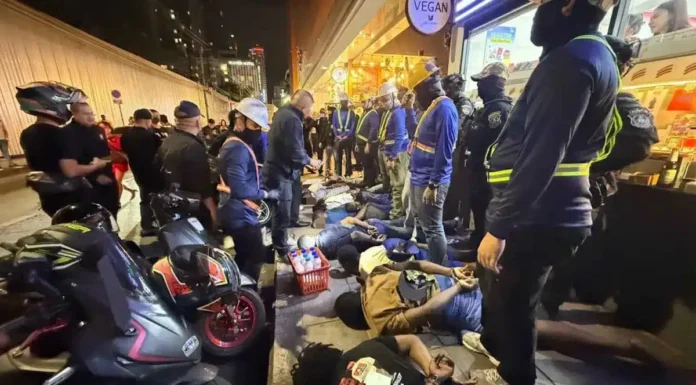 Undercover Police Arrest 8 Nigerian Men In Major Bangkok Drug Bust in Nana Area